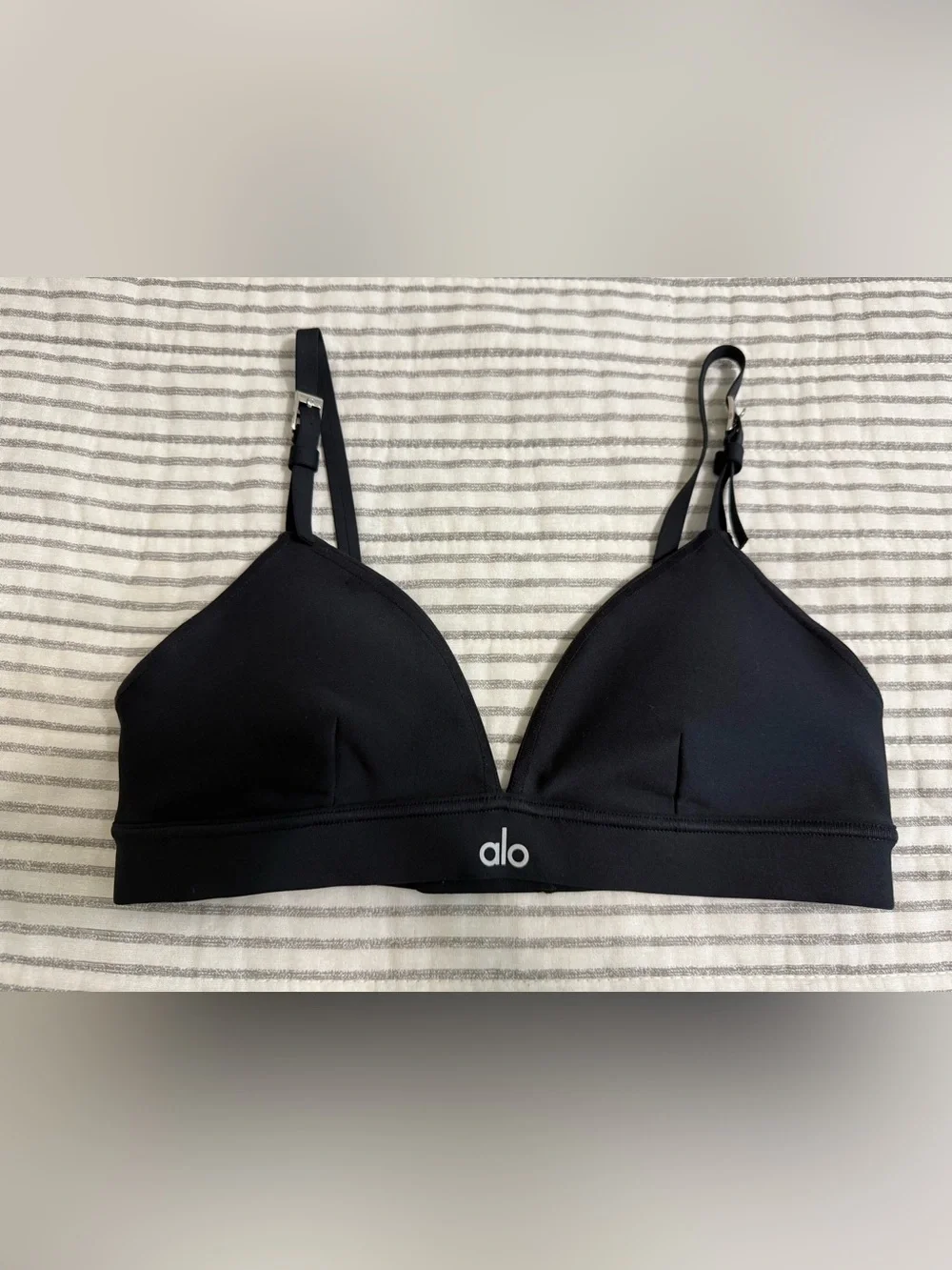 Alo Yoga Airlift Connection Bra size S NWOT
